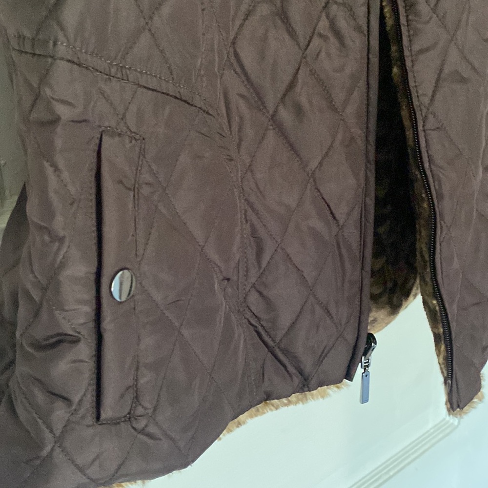 Reversible Vest - Picture 4 of 5
